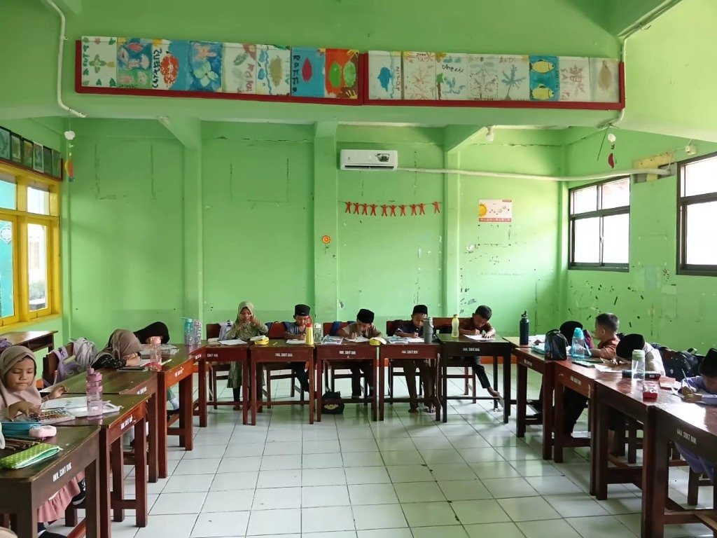 Generasi Qurani Berprestasi & Berakhlakul Karimah